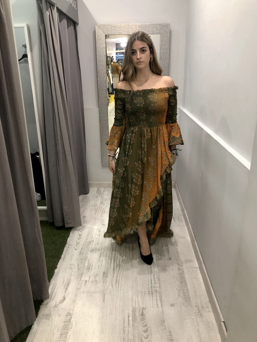 Vestido largo seda volantes